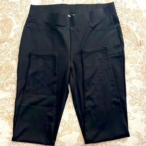 Seven7 Womens Stretchable Yoga Pant Leggings Black NWOT